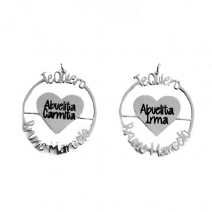 DIJE CON CORAZÓN AL CENTRO Y NOMBRES ALREDEDOR